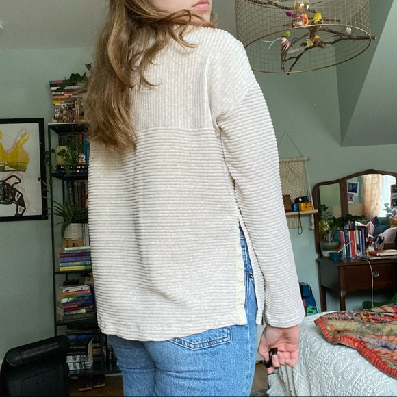Cream pullover - Picture 3 of 3